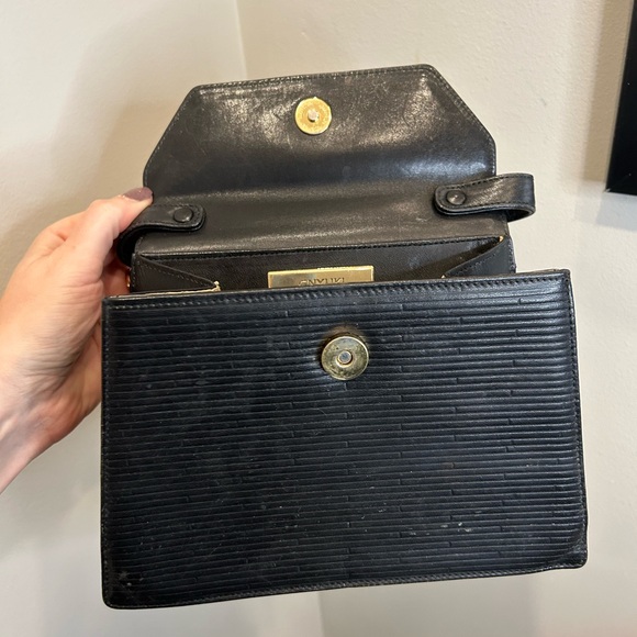 Gnuyki Vintage Designer Handbag - Picture 4 of 8